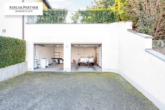 Doppelgarage - Zeitlose Villenresidenz mit Süd-Westgarten auf weitläufigem Grundstück