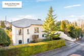 Hausansicht - weiterer Blick - Zeitlose Villenresidenz mit Süd-Westgarten auf weitläufigem Grundstück