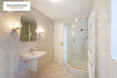 Badezimmer Untergeschoss - Zeitlose Villenresidenz mit Süd-Westgarten auf weitläufigem Grundstück
