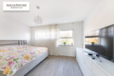Modernisiertes Reihenhaus mit Einliegerwohnung in ruhiger, familienfreundlicher Lage - Elternschlafzimmer 2.OG