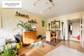 Wohnzimmer - weiterer Blick - Lichtdurchflutete 2-Zimmer-Wohnung mit idealem Schnitt & sonniger West-Loggia